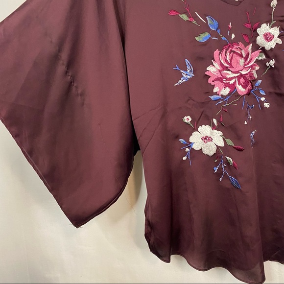 WHITE HOUSE BLACK MARKET Satin Cross Back Top Maroon V Neck Blouse Size S - Picture 3 of 6